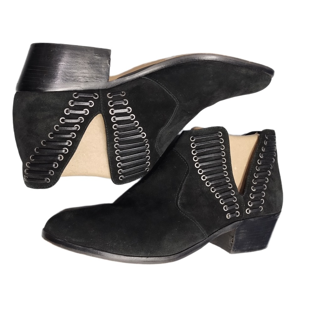 Vince Camuto Pevista Booties Womens 12M Black Upper Leather Almond Toe Slip On